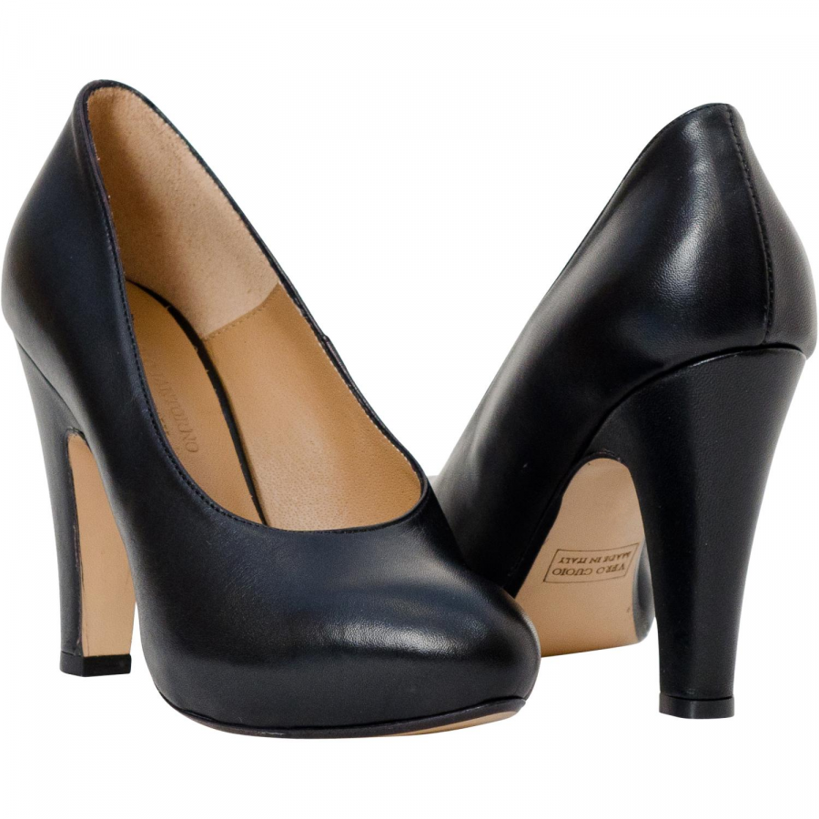 black_pumps.png