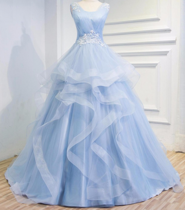 blue_gown.png