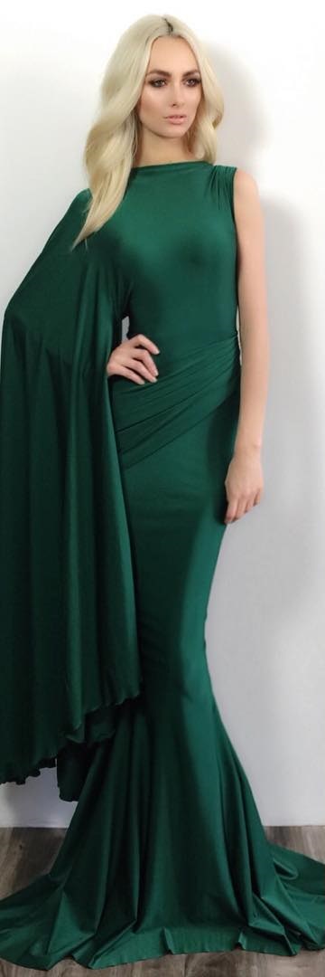 lindsey_barnes_green_eveninggown1.jpg