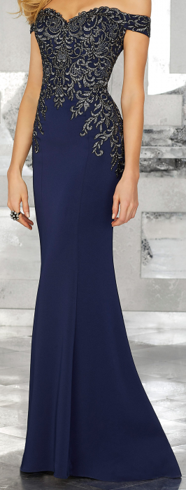 silver_embroidered_blue_gown.png